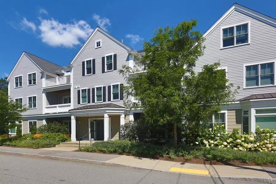 77 Court St #107, Newton, MA 02458