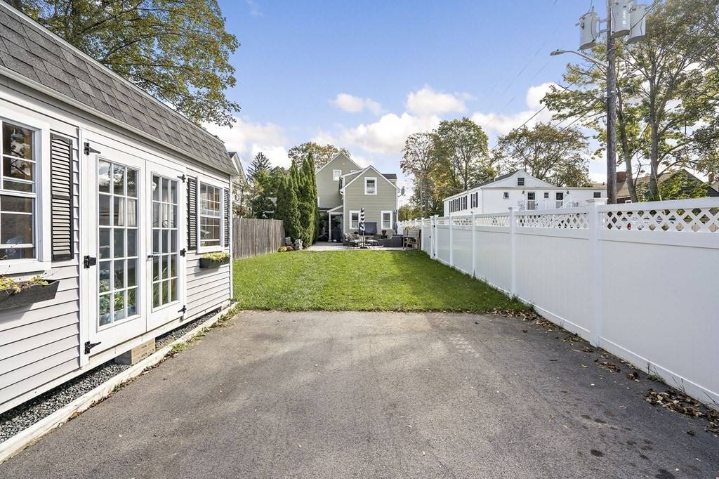 Amesbury, MA 01913,87 Friend St #B