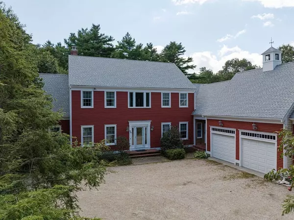 36 Raspberry Path, Falmouth, MA 02536