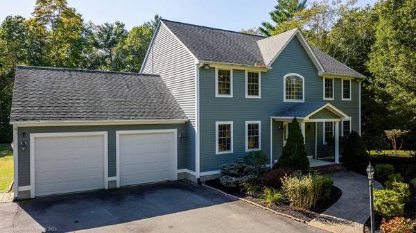 18 Brittany Ln, Dartmouth, MA 02747