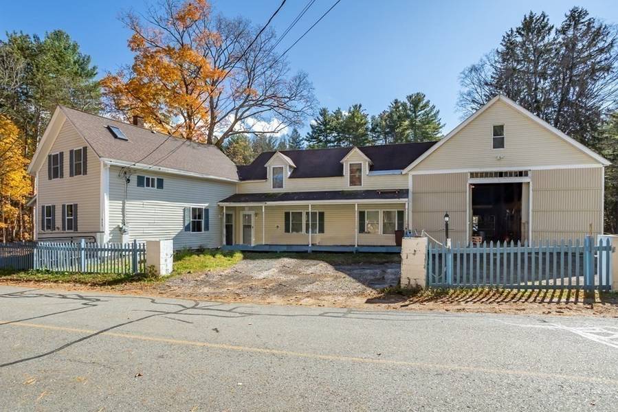 828 Martins Pond Rd, Groton, MA 01450