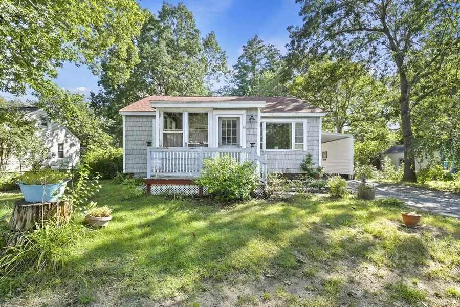 65 Chapel St, Shirley, MA 01464