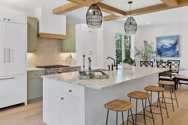 Wellesley, MA 02482,144 Linden St #C