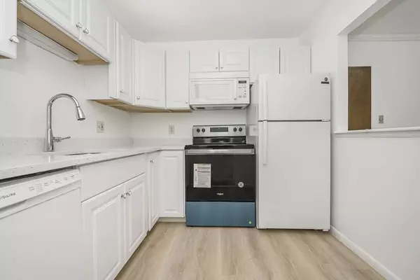 Randolph, MA 02368,59 Highland Glen Dr #331