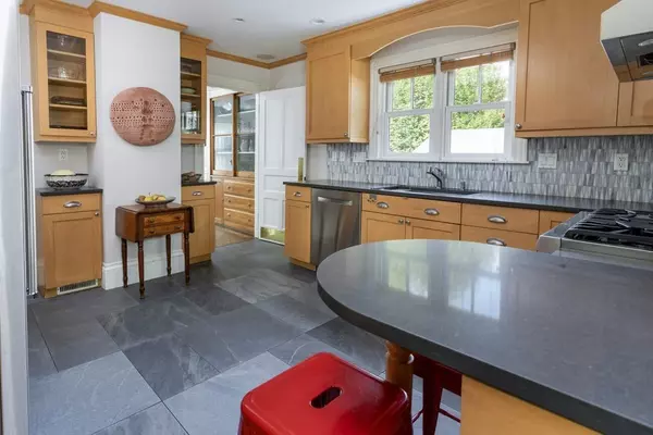 Newton, MA 02461,18 Meredith Ave