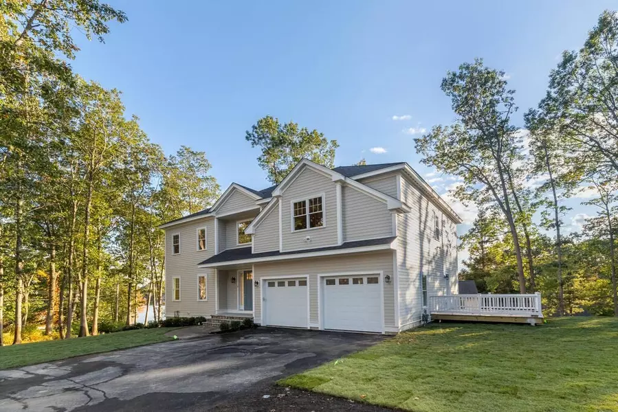 3 Walsh Rd, Lynnfield, MA 01940