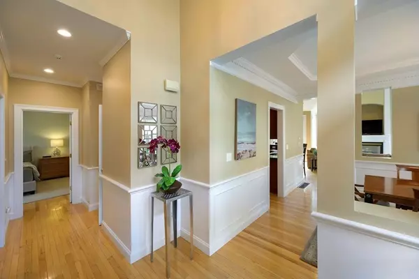 Southborough, MA 01772,71 Carriage Hill Circle #71
