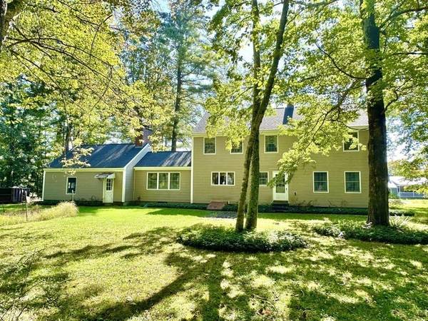 Greenfield, MA 01301,49 Oak Hill Acres