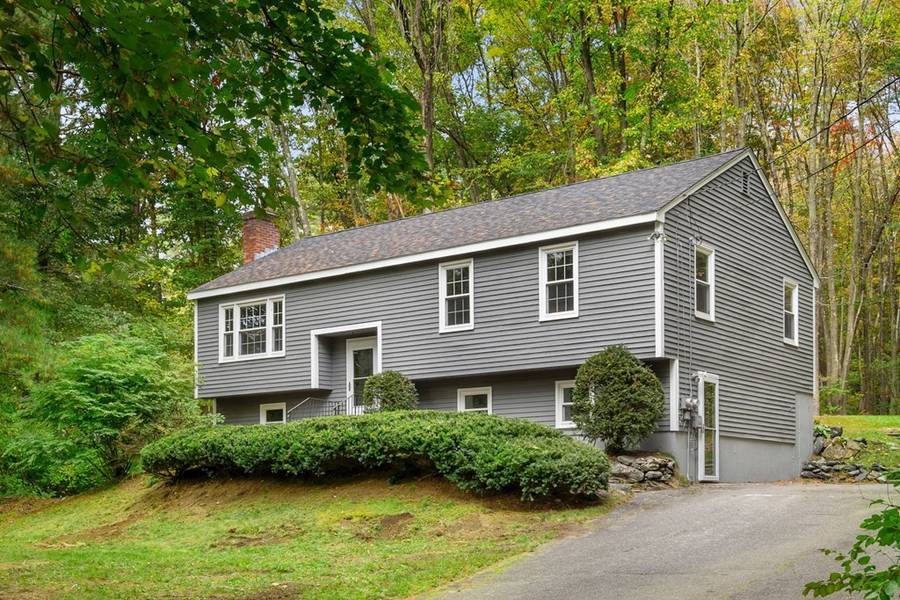 49 Lakin St, Pepperell, MA 01463