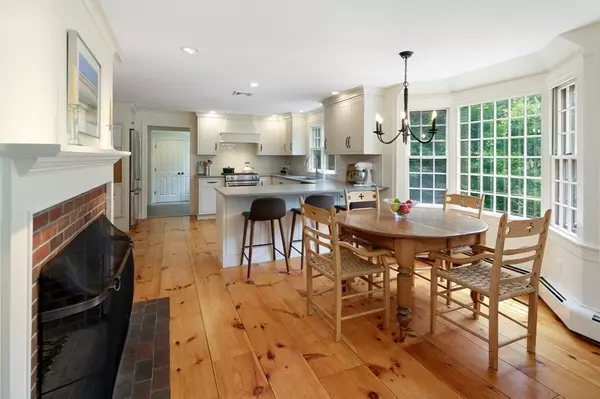 Hingham, MA 02043,11 S Pleasant St
