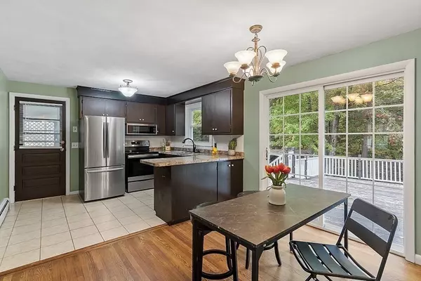 8 Anthony Dr Rutland, MA 01543