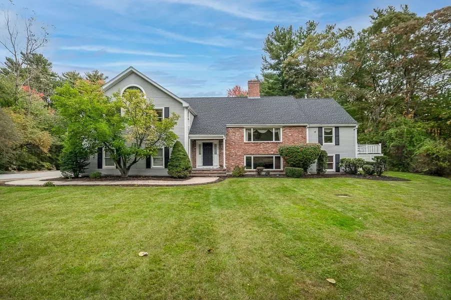 36 Alexandra Road, Lynnfield, MA 01940