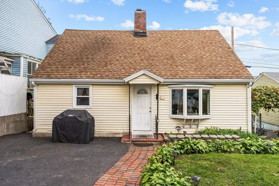 38 Cady St, Lowell, MA 01852