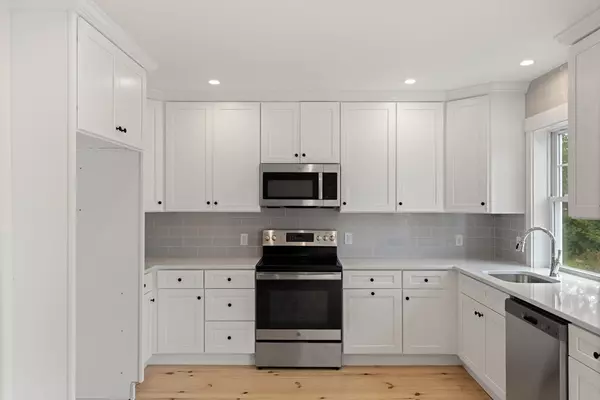 West Newbury, MA 01985,528 Main Street #528