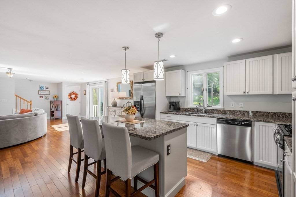 Marshfield, MA 02050,672 Ferry St