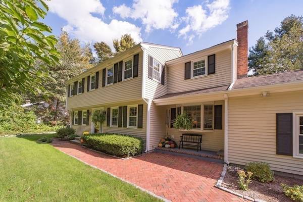 Medfield, MA 02052,22 Forest St