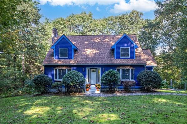 58 High St, Medfield, MA 02052