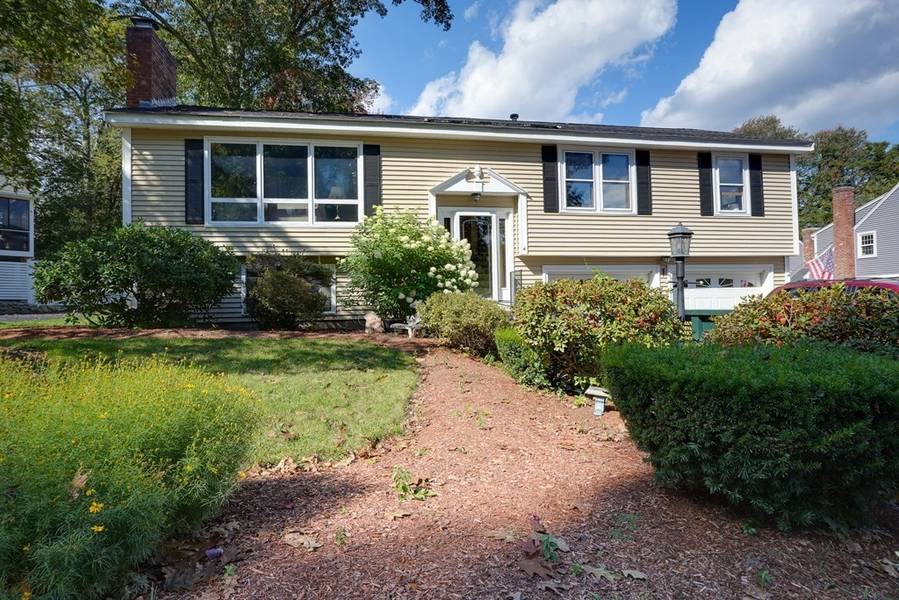 4 Theodore Cir, Burlington, MA 01803