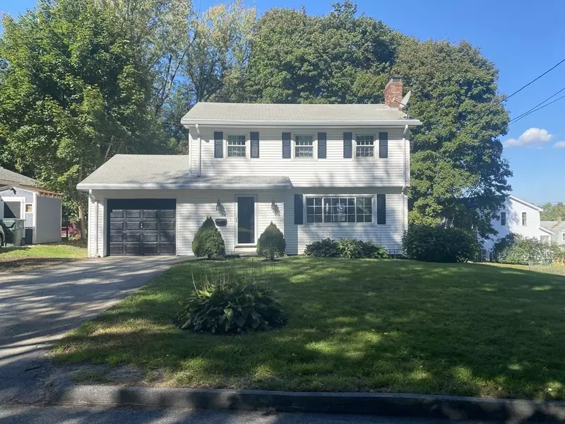 8 Hillside St, Auburn, MA 01501