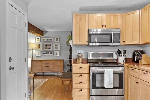 3 Larchmont Cir Andover, MA 01810