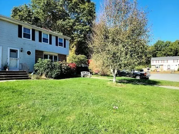 Taunton, MA 02780,20 Pine Knoll Ln #B