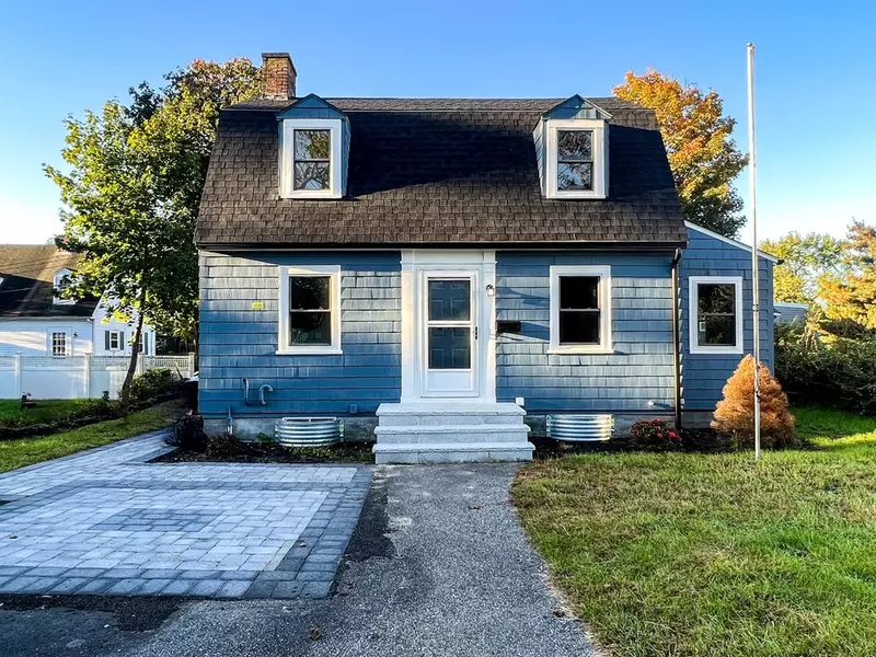 67 Waltham St, Maynard, MA 01754