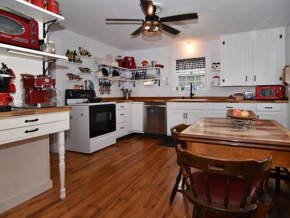 Northbridge, MA 01534,934 Quaker Street