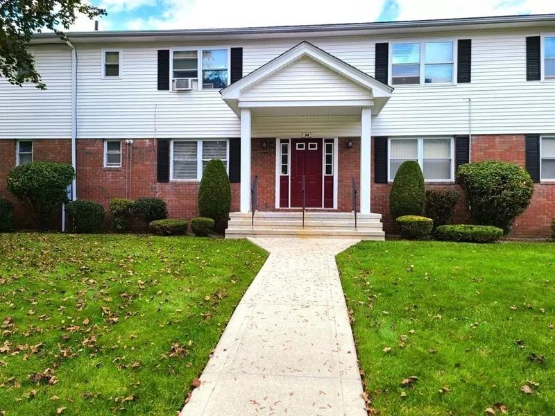 34 Colonial Circle #B, Chicopee, MA 01020