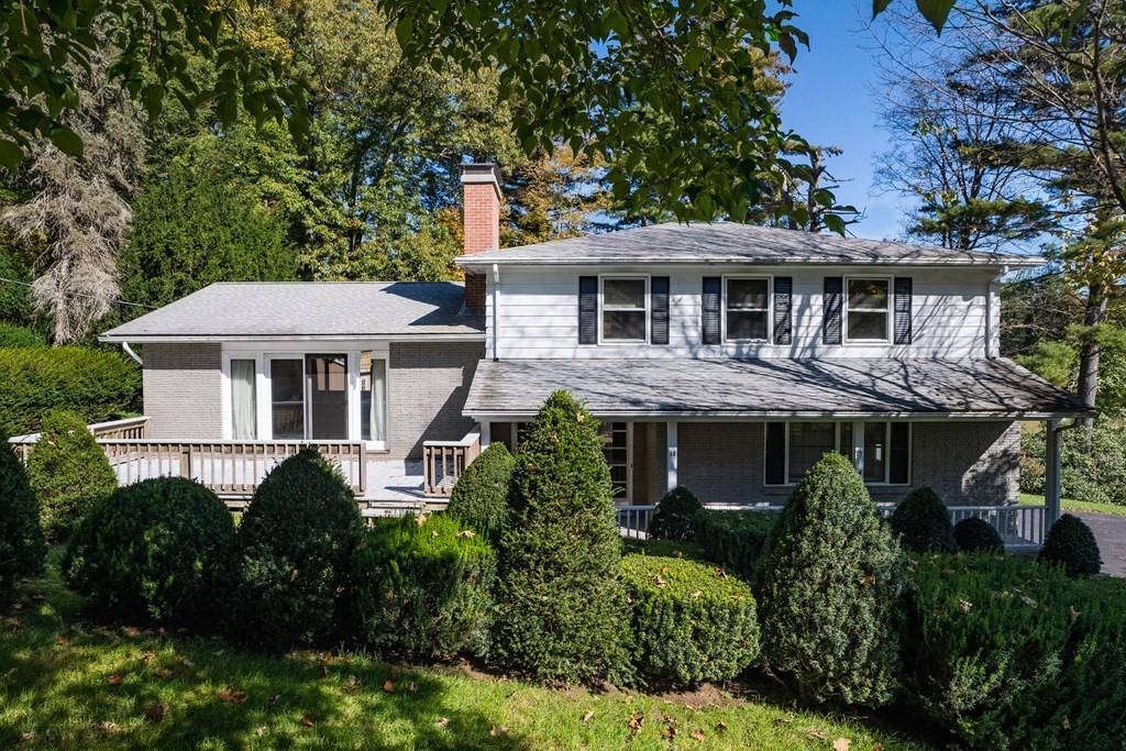 Monson, MA 01057,13 Country Club Heights