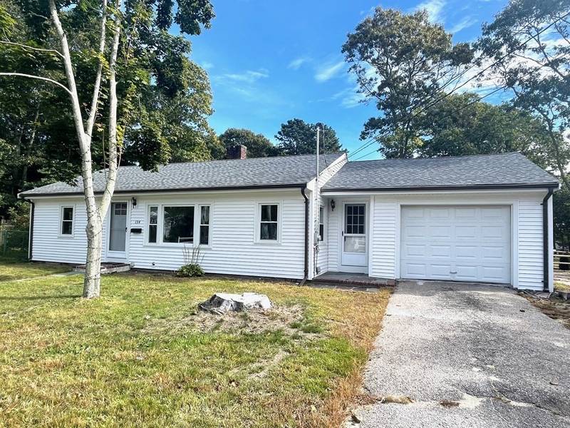 134 Seacoast Shores Blvd, Falmouth, MA 02536