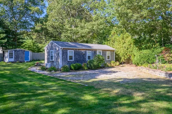 53 W Yarmouth Rd, Yarmouth, MA 02673