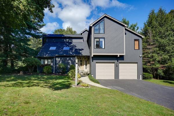 253 Rolling Meadow Dr, Holliston, MA 01746