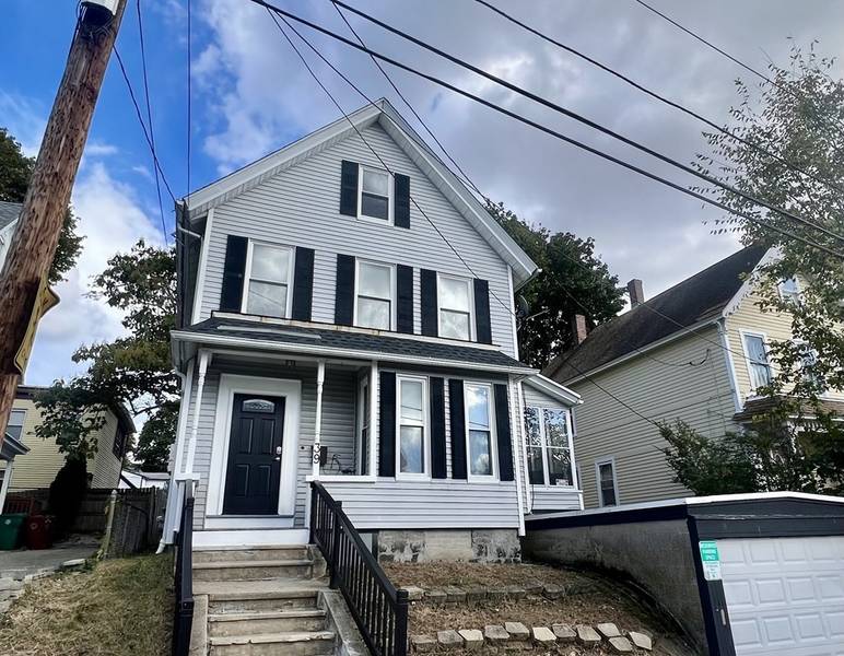 39 Methuen St, Lowell, MA 01850