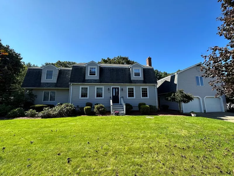 75 Blake Rd, Wrentham, MA 02093