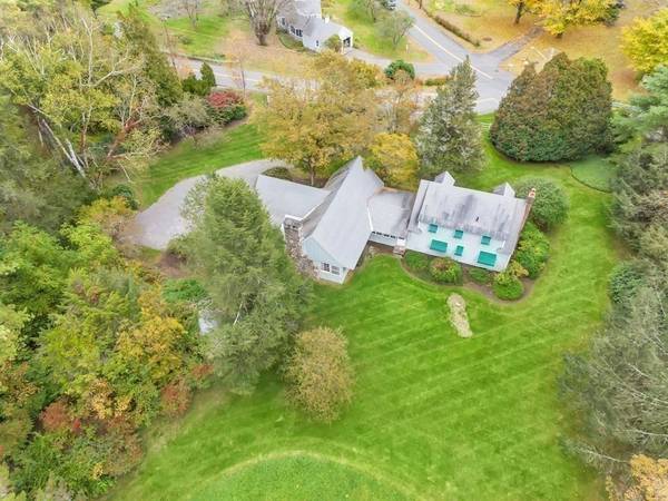 30 Green River Road, Greenfield, MA 01301