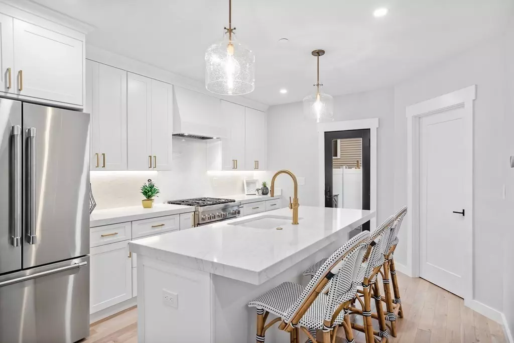 Boston, MA 02127,584 E 4th St. #1