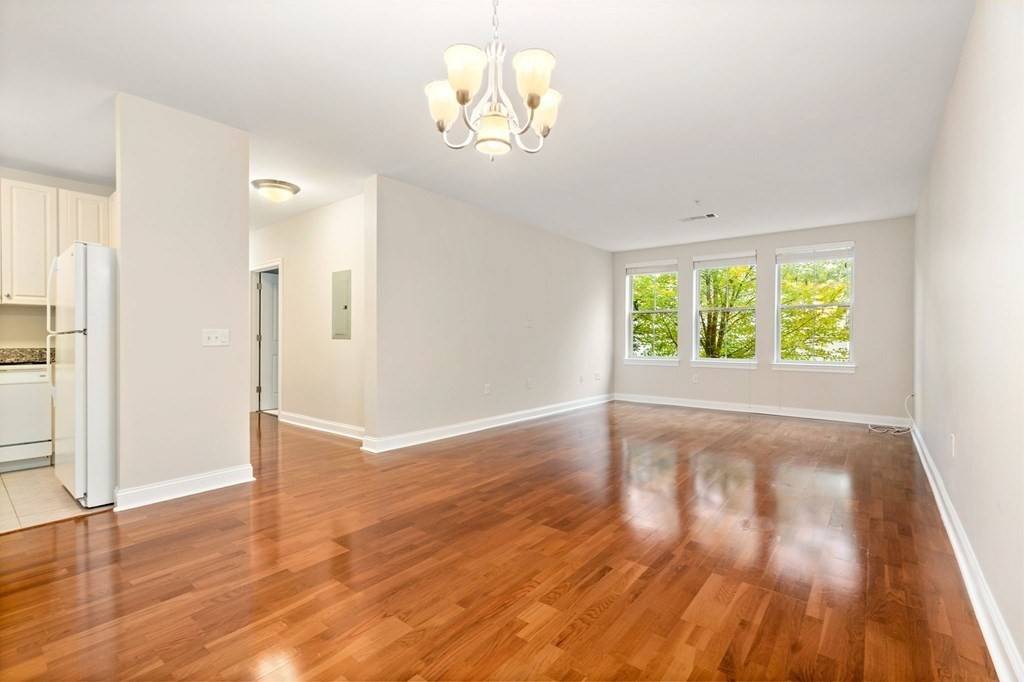 North Andover, MA 01845,3 Harvest Dr #102