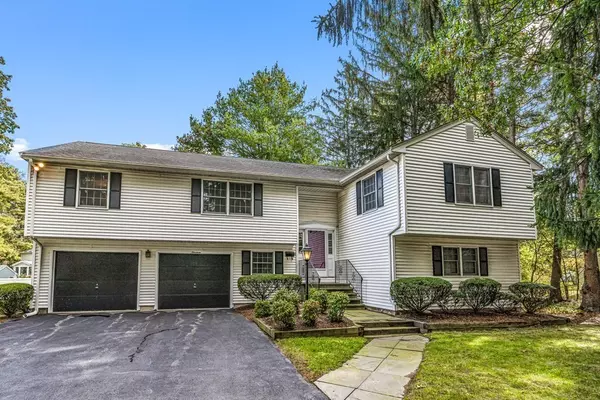 19 Harris Ave, Wellesley, MA 02481