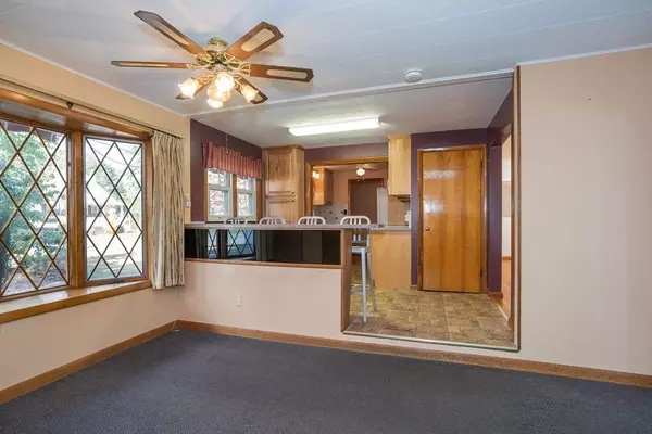 Westfield, MA 01085,55 Crown Street