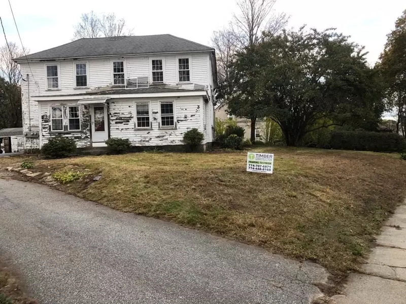 16 Elmwood St, Grafton, MA 01560