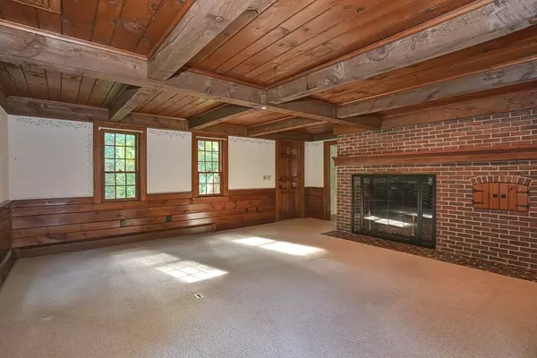 Mansfield, MA 02048,162 Lawndale Rd