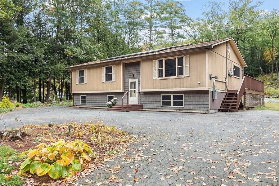 1495 W Royalston Rd, Athol, MA 01331