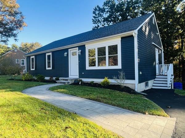 115 Brushwood Dr,  Taunton,  MA 02780