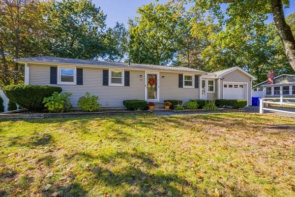 303 Pond St, Rockland, MA 02370