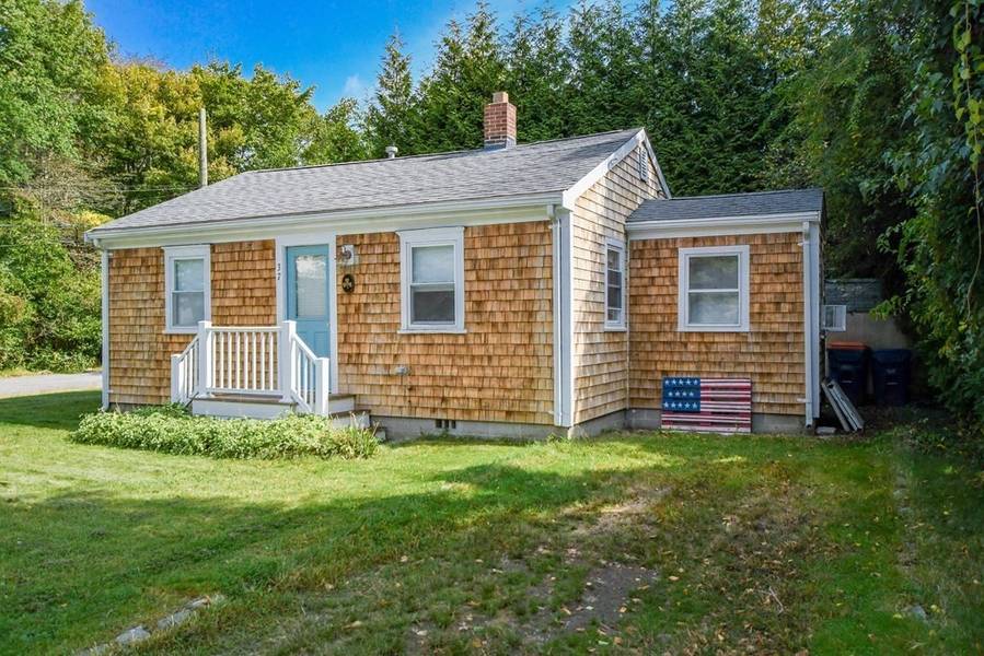 37 Brandt Beach Avenue, Mattapoisett, MA 02739