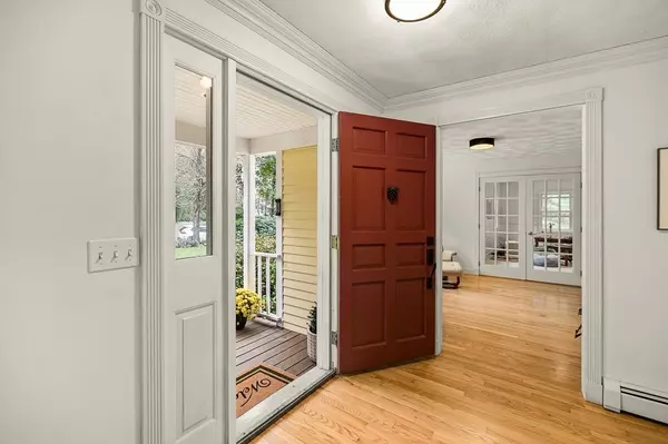 Hamilton, MA 01982,160 Woodland Mead