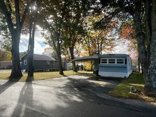 10 Surrey Lane, Brookfield, MA 01506