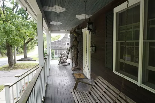 Hingham, MA 02043,22 Clifford Ct