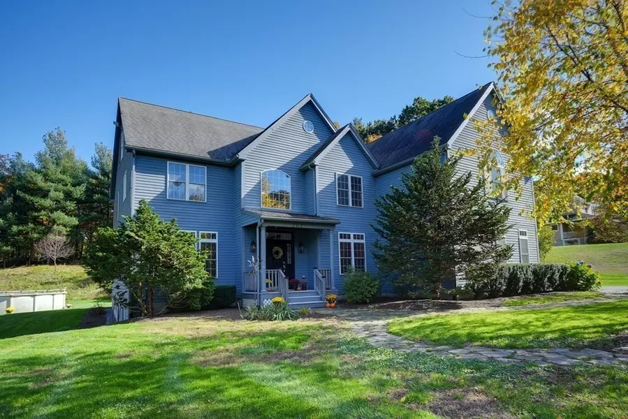 105 Cross St, Boylston, MA 01505