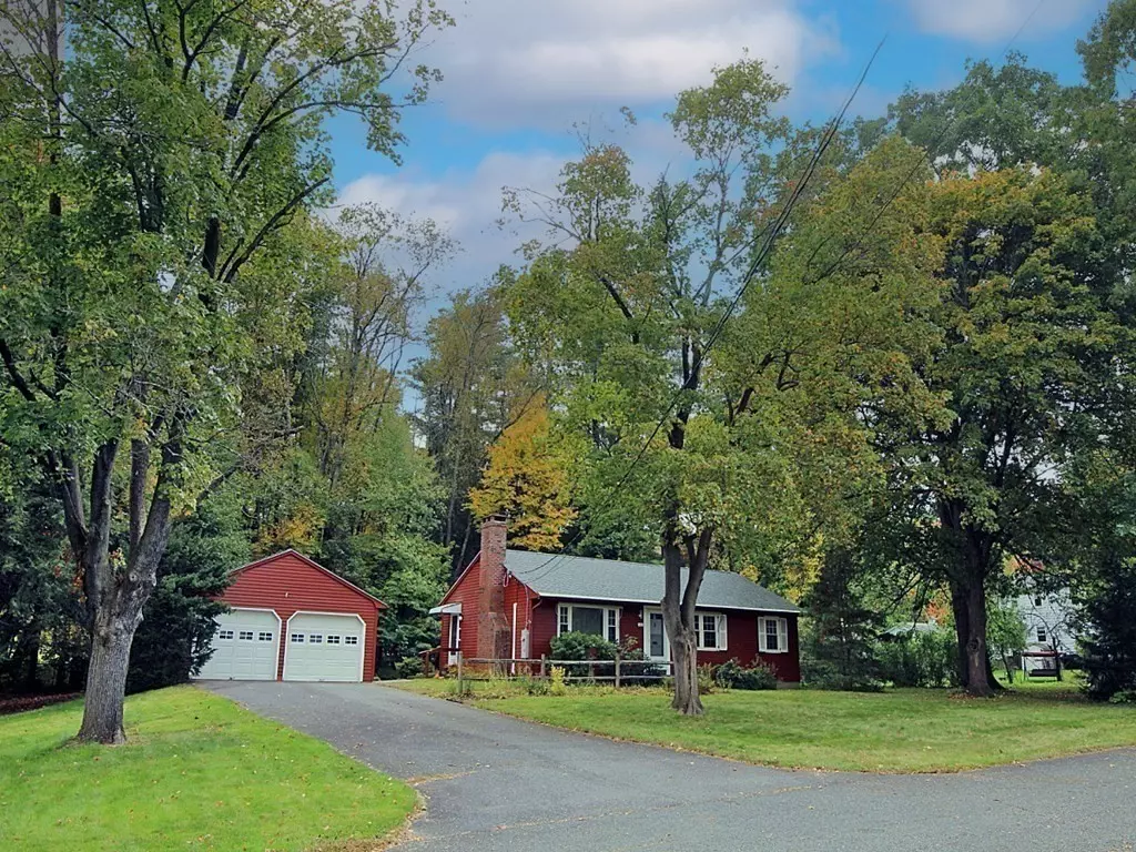 Greenfield, MA 01301,23 Maclellan Lane